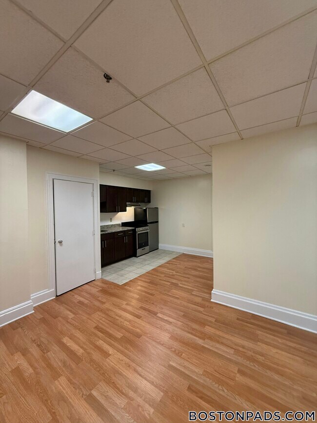 Building Photo - 62 Boylston St