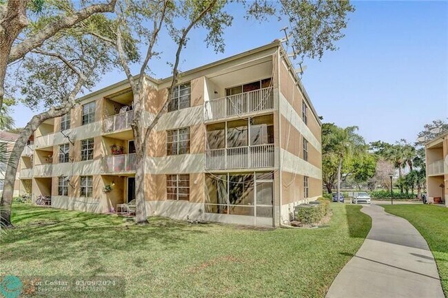 Foto del edificio - 8216 NW 24th St