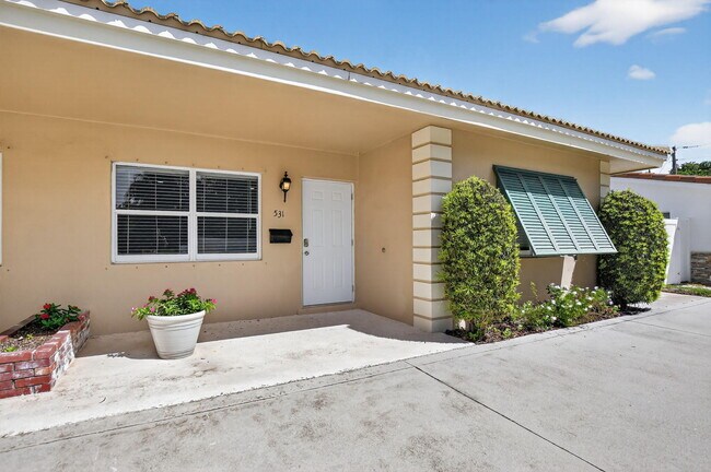 Foto del edificio - 529 NE 18th St