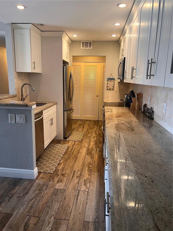 Foto principal - 400 N Riverside Dr