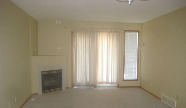 Building Photo - 2 Bed 0 Bath Unit in Red Deer, AB