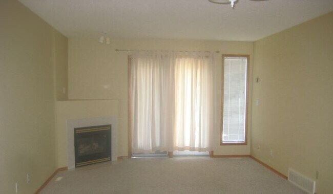 Photo du bâtiment - 2 Bed 0 Bath Unit in Red Deer, AB