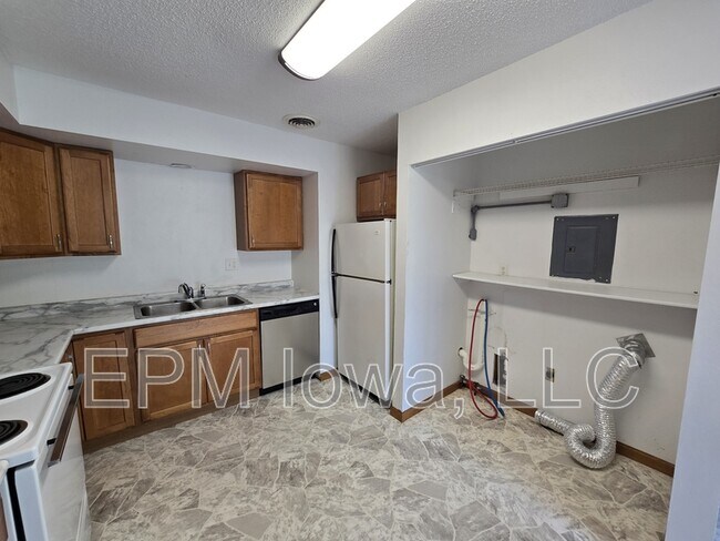 Foto del edificio - 151 E 3rd St