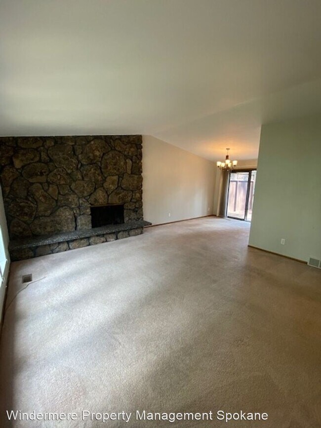 Building Photo - 3 br, 2.5 bath House - 9616 E 10th Ave