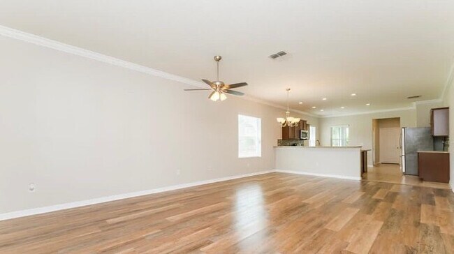 Foto del edificio - 13427 Lake Monroe Pl