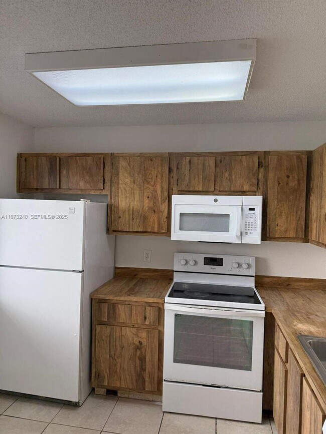 Building Photo - 8600 N Sherman Cir