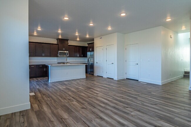Foto del edificio - "READY NOW! 3-Bed PLUS Office-Townhouse Retreat in Eagle, ID – Spacious Living with 2.5 Baths!"