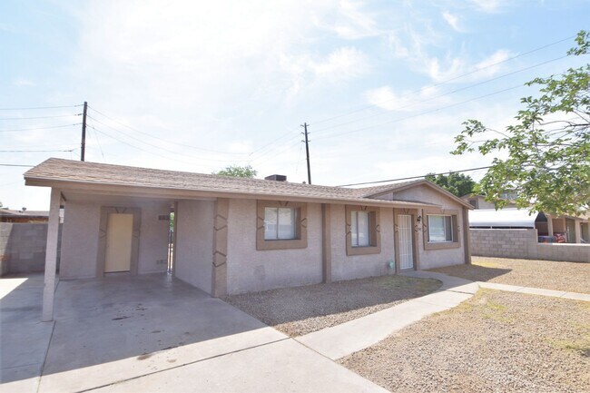 Building Photo - 2047 N 48th Ln