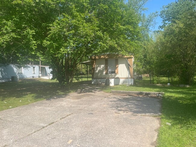 Building Photo - Large 2 br 2bath