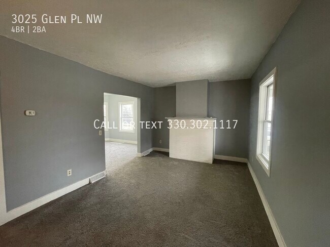 Foto del edificio - Four bedroom two bathroom home for rent