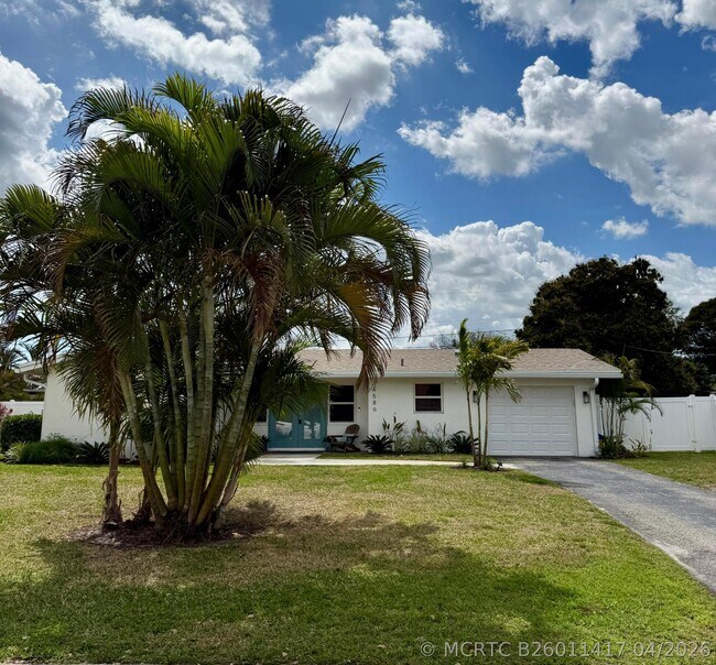Foto del edificio - 4586 Ellwood Dr