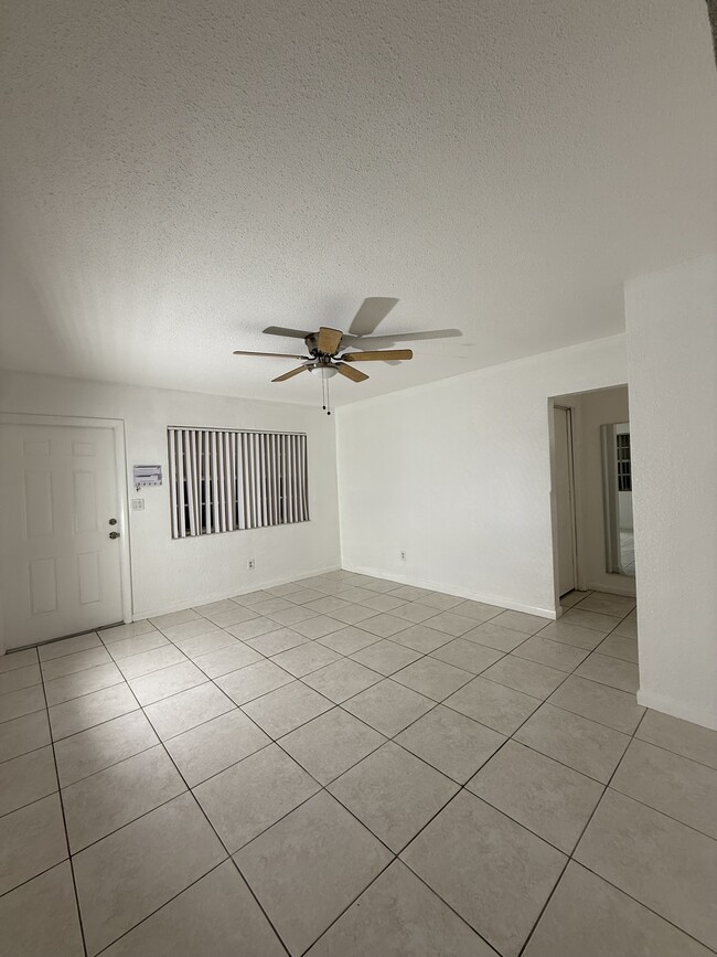 Living Room - 2513 McKinley St