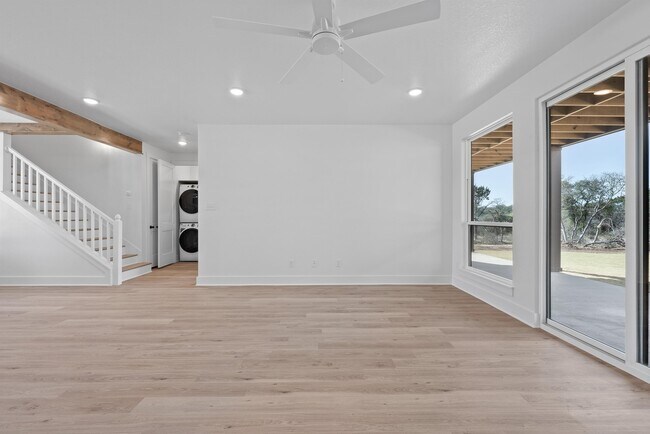 Foto del edificio - 1326 Morgan's Point Rd