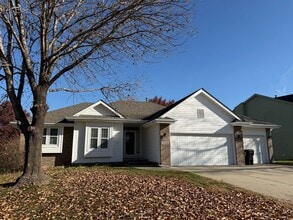 Building Photo - 2110 John St