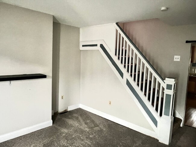 Building Photo - 2 br, 2 bath House - 625 5th Avenue