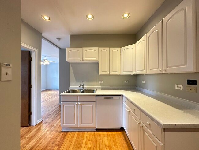 Foto del edificio - 4228 N Paulina St