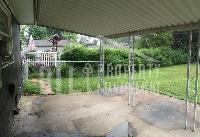 Building Photo - Great  Spacious Home in Heart of Branson