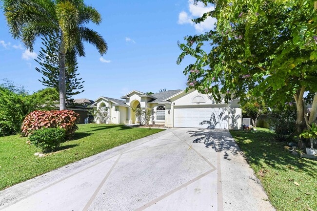 Building Photo - 681 SW Saragossa Ave