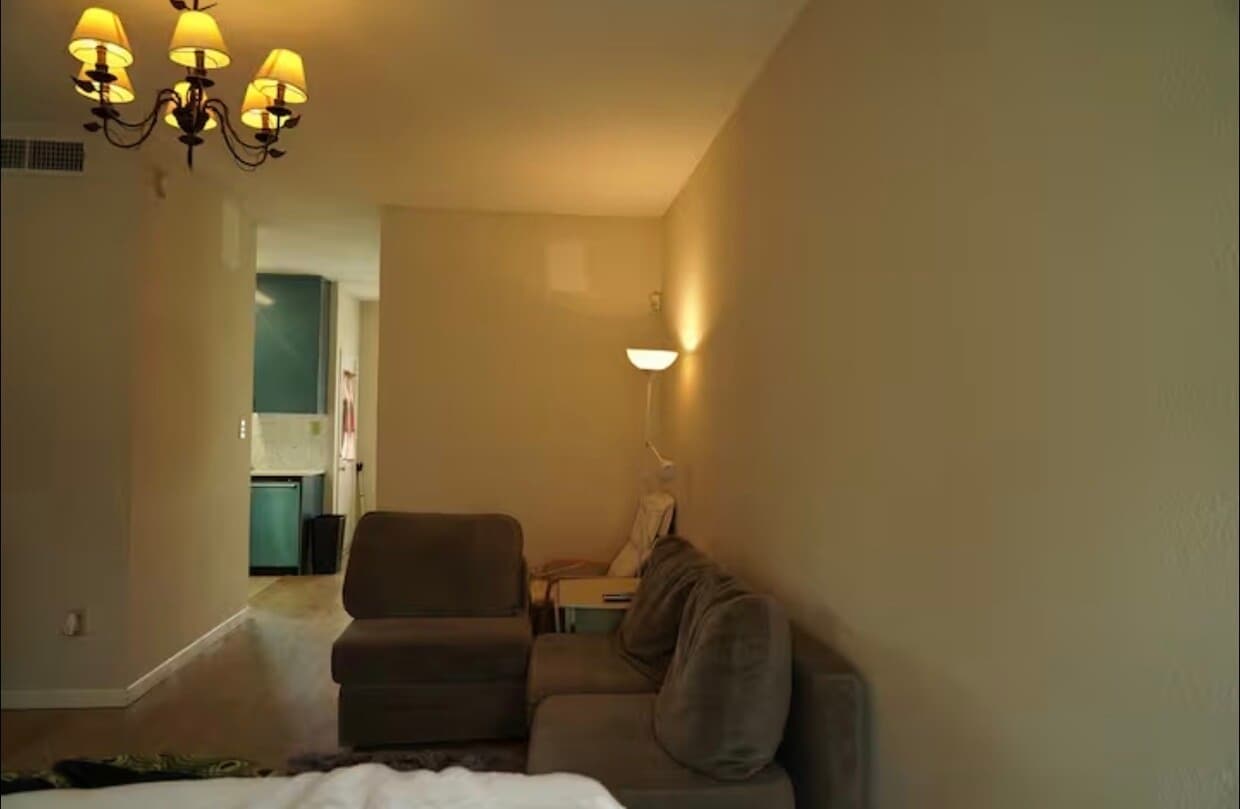 Foto principal - 7575 Cambridge St