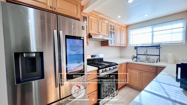 Foto del edificio - 3 bedroom home in El Sabrante with EV charger, 2 paring spots, 1 car garage, ac/heat, fenced in y...