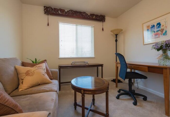 Den/Study - 46 Pizarro Ave
