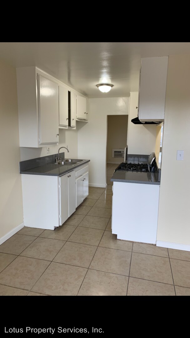 Building Photo - 10733 Orange Grove Ave