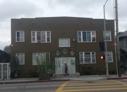 Building Photo - 1185 E Vernon Ave