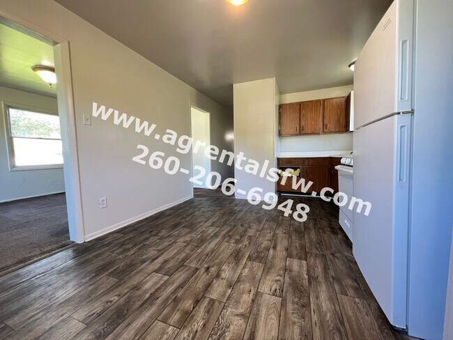 Building Photo - 4 Bedroom House