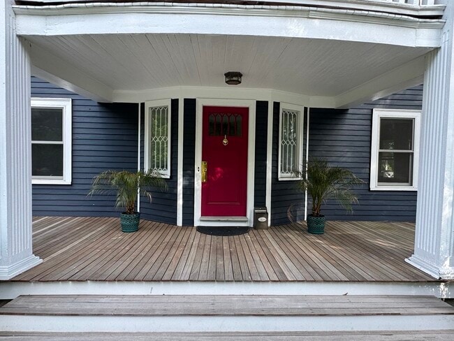 Building Photo - 161 Highland Ave