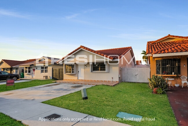 Photo - 8905 NW 114th Terrace House