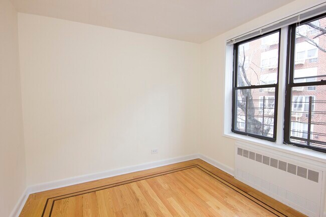 Foto del edificio - 31-35 Crescent St-