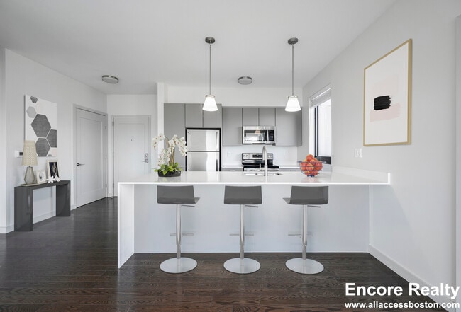 Building Photo - 516 Harvard St