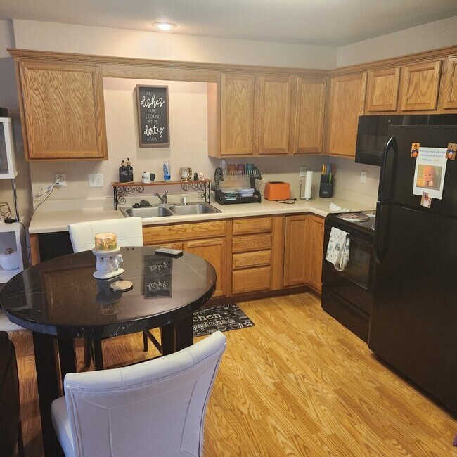 1022 10th Ave NW, Altoona, IA 50009 Townhome Rentals in Altoona IA