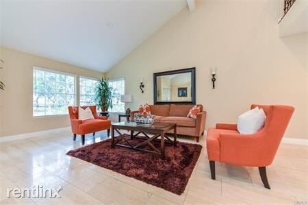 Foto del edificio - 4 br, 2 bath House - 12 E Yale Loop # 30