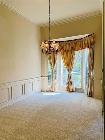 Building Photo - 4000 Kenwood Dr