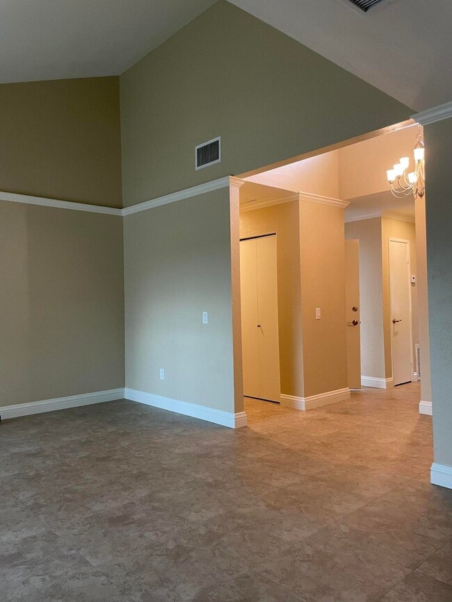 Building Photo - 74940 San Simeon Dr
