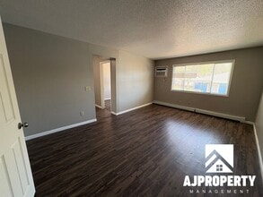 Building Photo - 3309 S Elmwood Ave