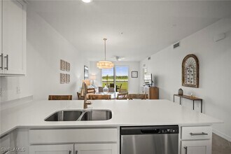 Building Photo - 15285 Grn Acrs Ave