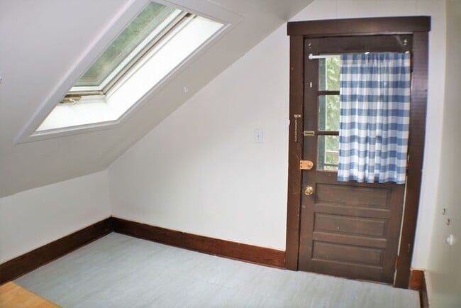 Photo - $1,300 | 1 Bedroom + Bonus Room, 1 Bathroo... House