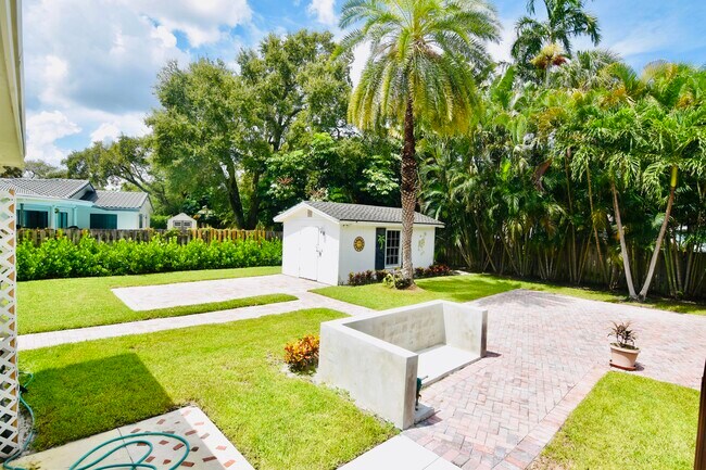 Foto del edificio - 1135 SW 21st St