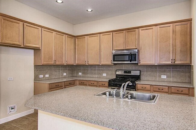 Building Photo - 8703 Seguin Cove Ln