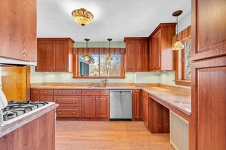 Building Photo - 11-13 Bridgham Avenue Unit 2