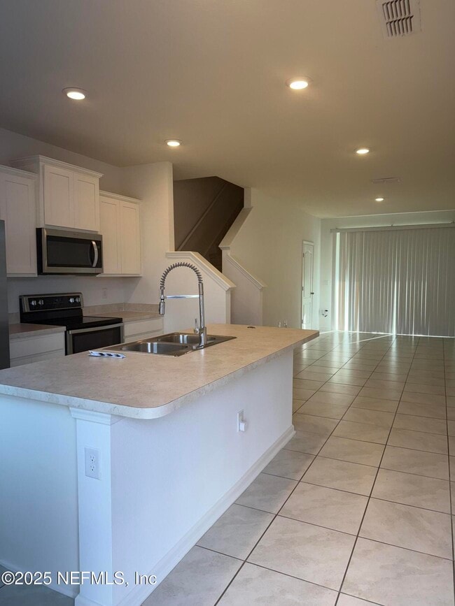Building Photo - 575 Oakleaf Plantation Pkwy