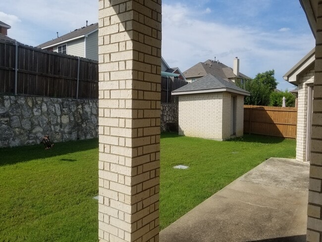 Building Photo - 552 Palomino Way