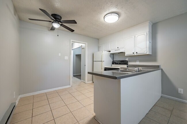 Foto del edificio - Twin Pines Apartments