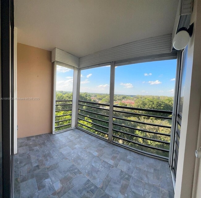 Foto del edificio - 1400 St Charles Pl