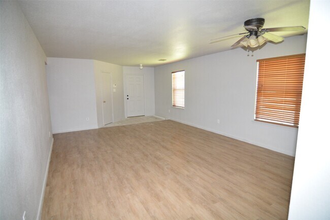 Foto del edificio - 3906 Pebble Garden Ln