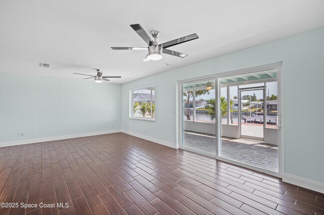 Foto del edificio - 1140 Montego Bay Dr N