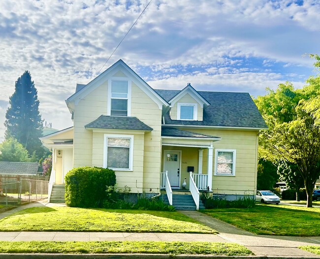 Building Photo - 7029 N Tyler Ave