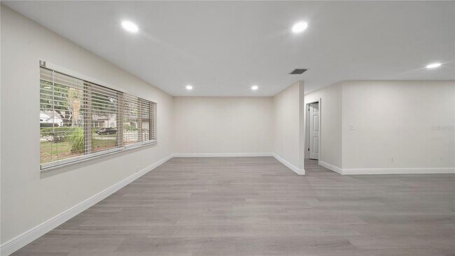 Building Photo - 2662 Derbyshire Rd